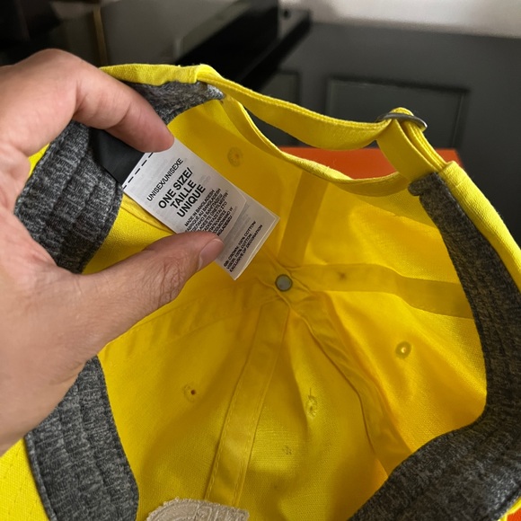 North Face Bright Yellow Cap - Picture 5 of 5